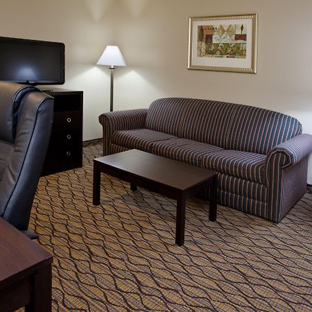 Holiday Inn Express & Suites Columbus East - Reynoldsburg By Ihg Zimmer foto