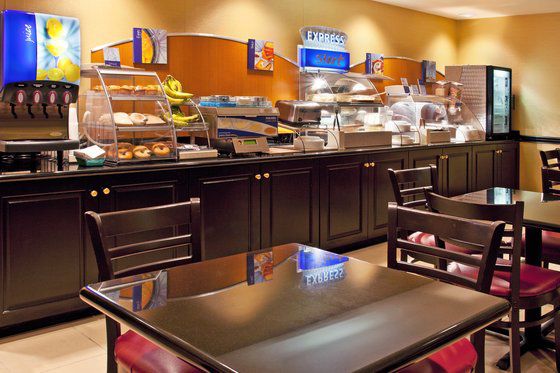 Holiday Inn Express & Suites Columbus East - Reynoldsburg By Ihg Restaurant foto